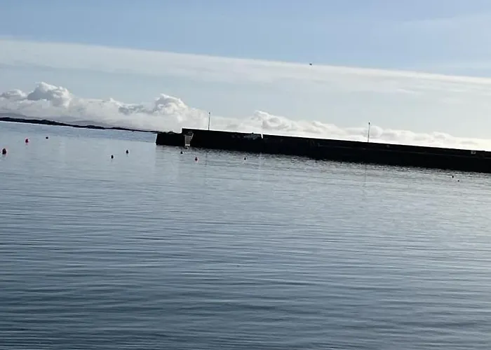 Проживание в семье Pier View House *