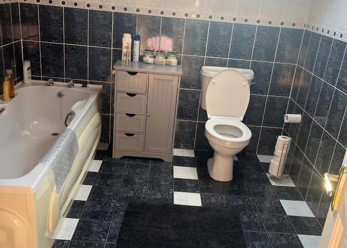 Pier View House * Балликоннили